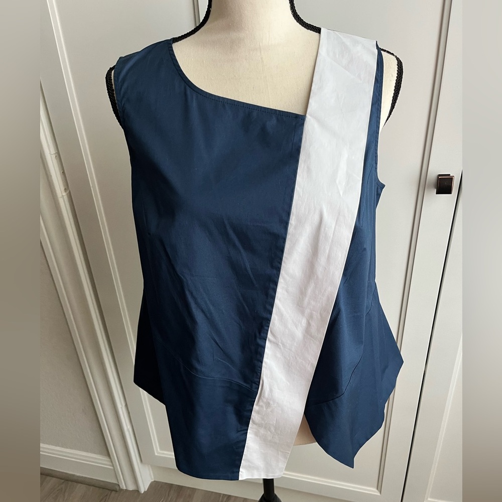 YOOX Made in Italy top. EWC. Size L. 97%Cotton 3%Elastane.